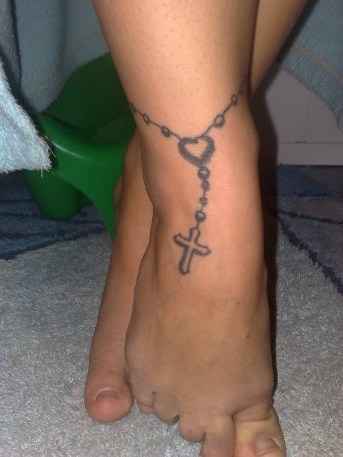Фото тату крест на ноге девушки - 6