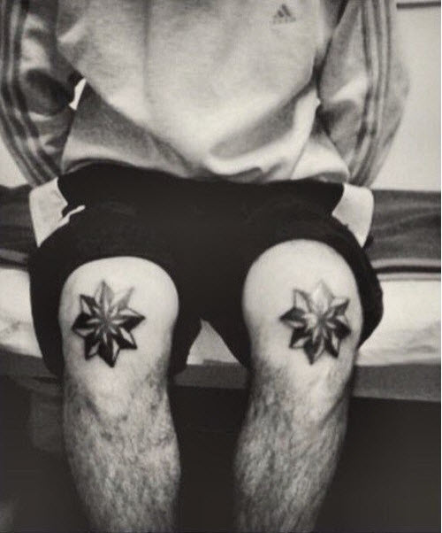 Фото звезды на коленях тату что значит - 4