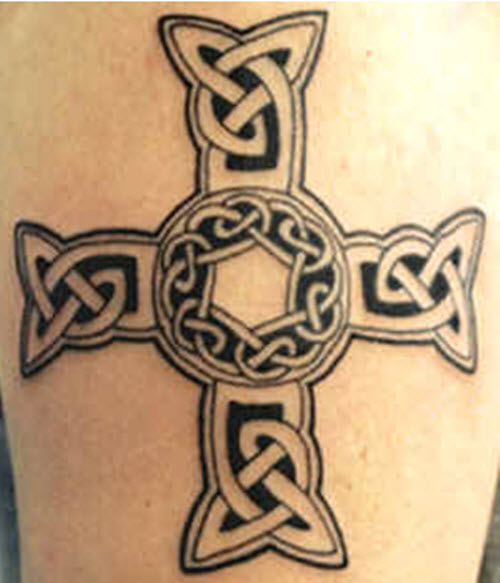 Кельтский крест тату для девушек фото - 4